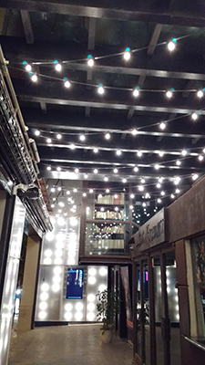 Il·luminació de la paret i el sostre del Teatreneu